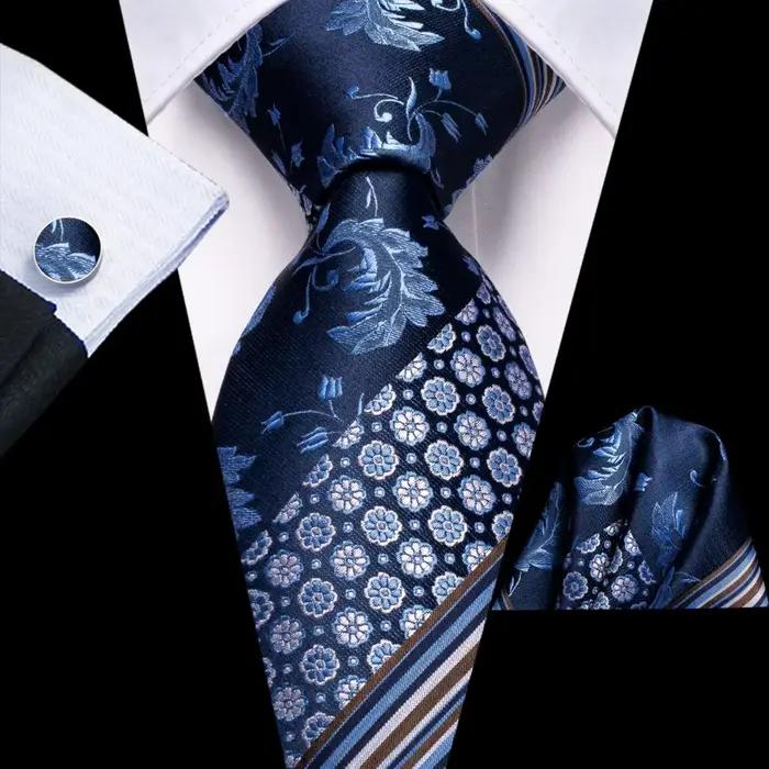 Ensemble cravate et pochette de costume bleu marine pour homme