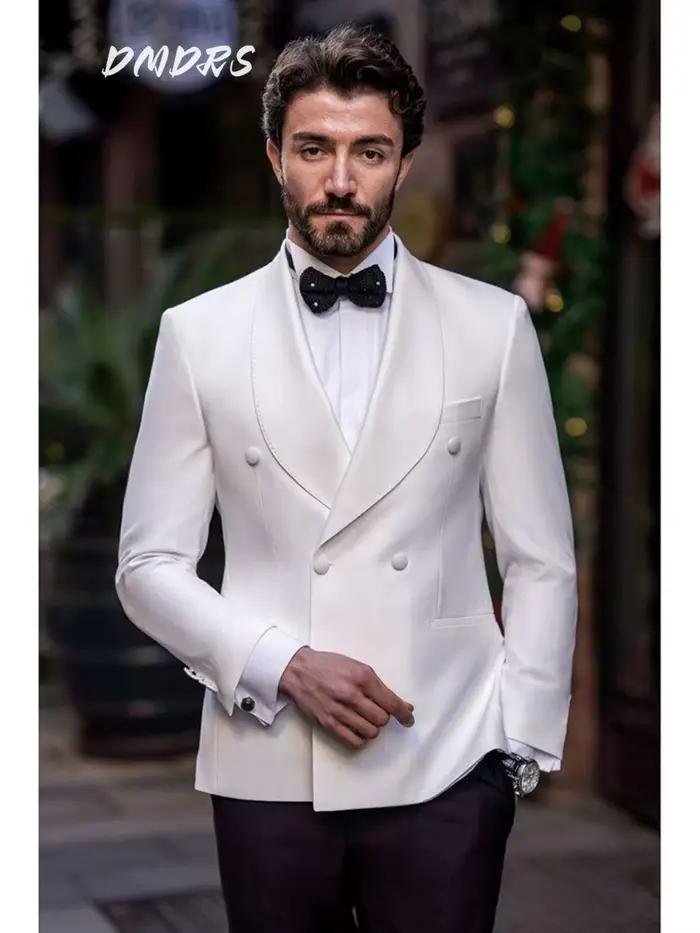 Beau costume blanc pour hommes