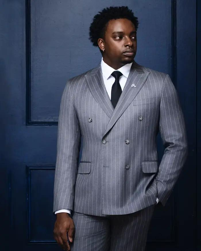 Ensemble de costumes pour hommes gris à rayures fines