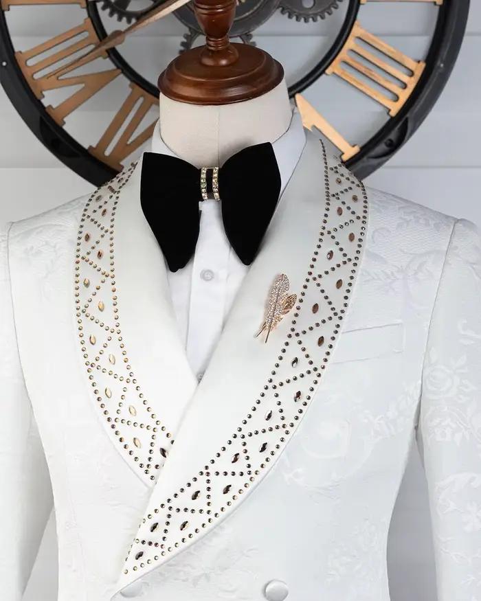 Costumes de mariage élégants pour marié