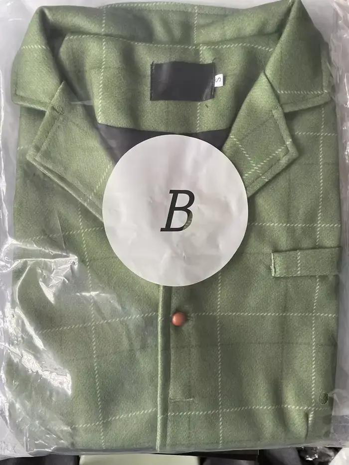 Gilet formel en tweed pour homme avec revers col en V et motifs plaids, idéal pour les costumes d'affaires et les occasions spéciales