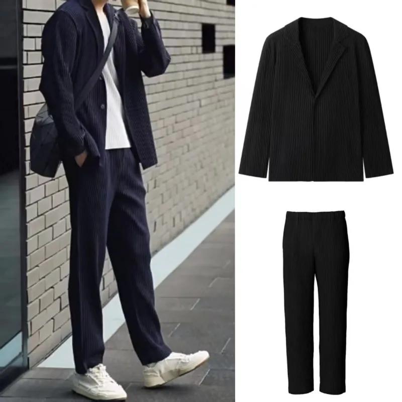 Miyake costume plissé