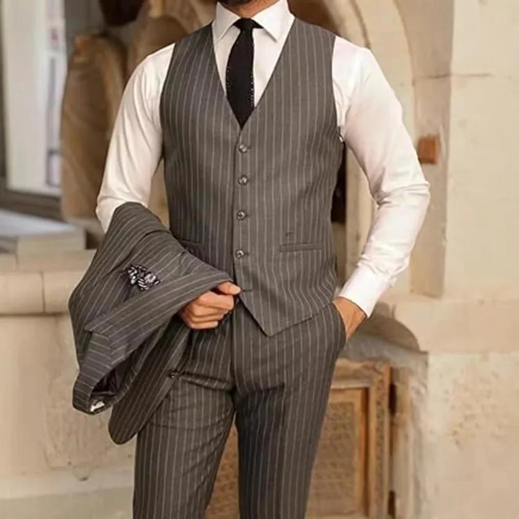 Costume trois pièces élégant pour homme