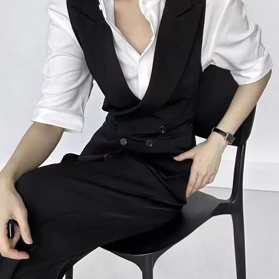 Gilet de costume noir, cool et élégant