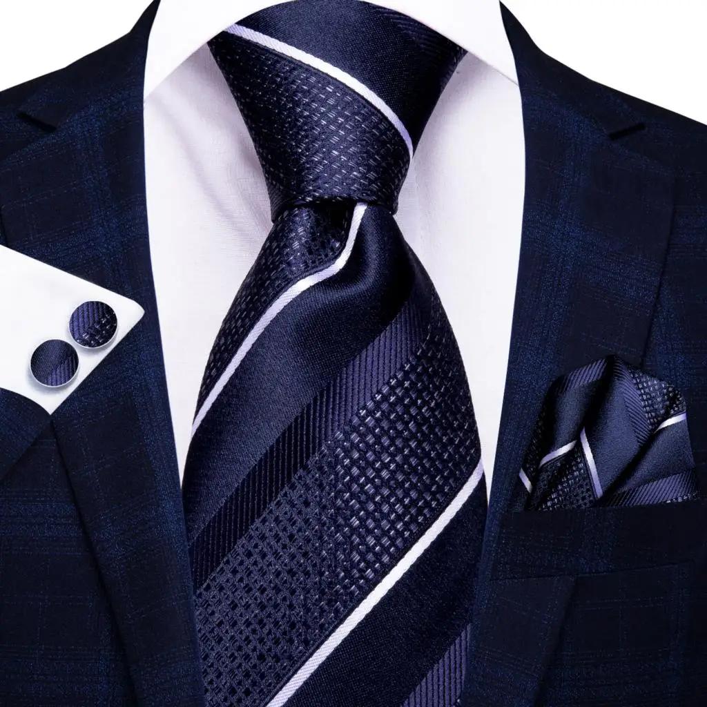 Cravate de mariage rayée bleu marine pour homme