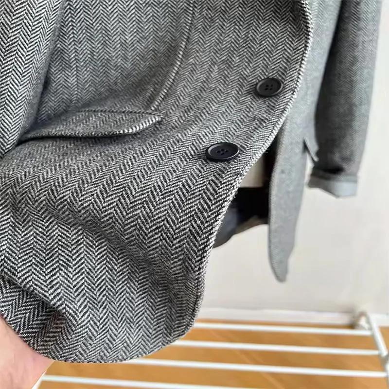 Blazer vintage pour homme en tweed à chevrons avec écusson en daim sur l'épaule