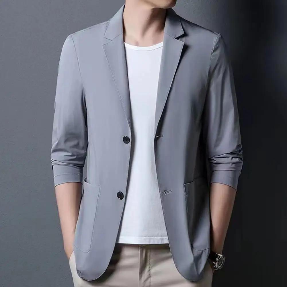 Manteau de costume à revers de couleur unie