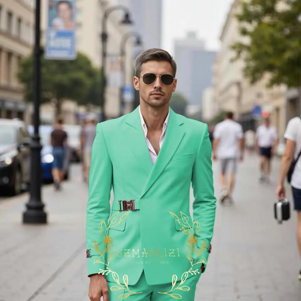 Costumes rose pour hommes