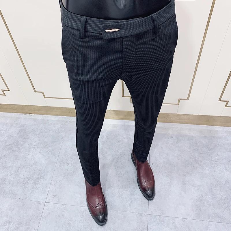 Pantalon slim à rayures pour homme