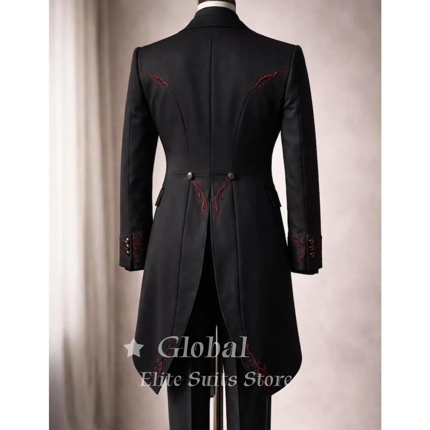 Costume de smoking noir 3 pièces avec broderie rouge