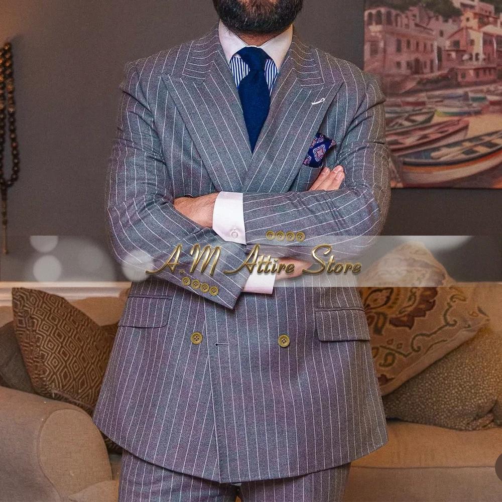 Costume rayé pour homme