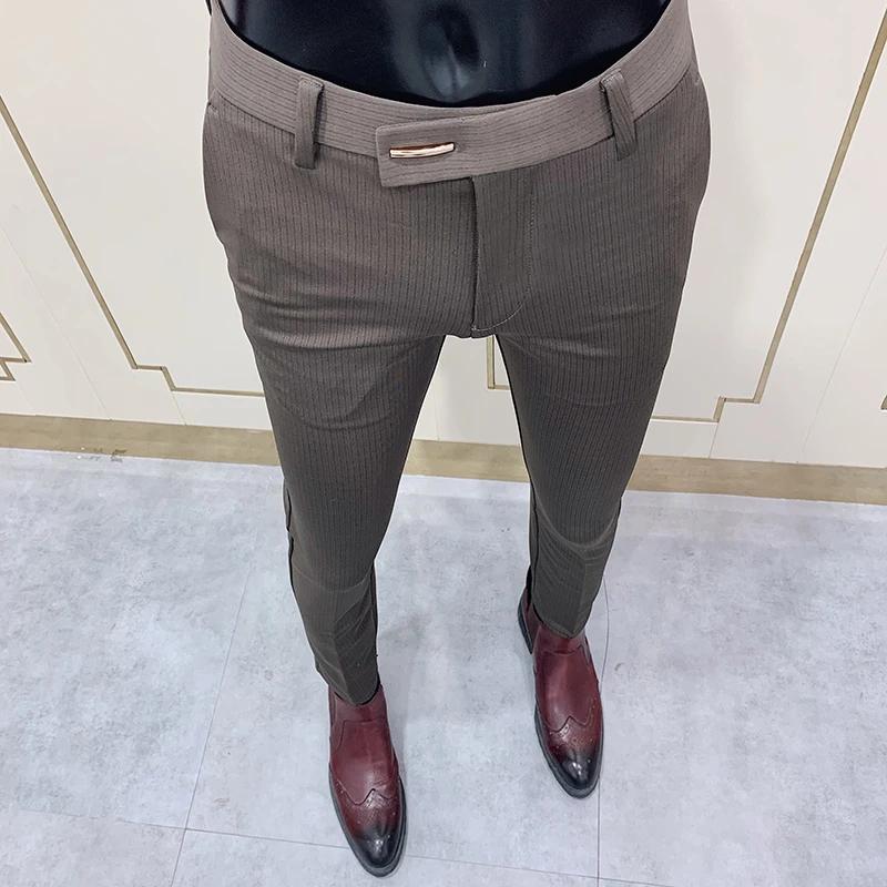 Pantalon slim à rayures pour homme