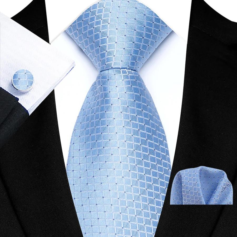 Ensemble de costume de mariage pour homme : motif quadrillé discret et tons unis avec cravate