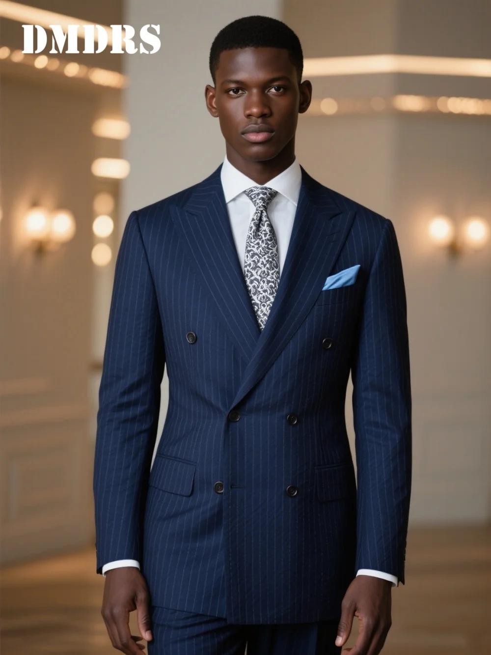 Costume Double boutonnage à fines rayures bleu marine pour hommes