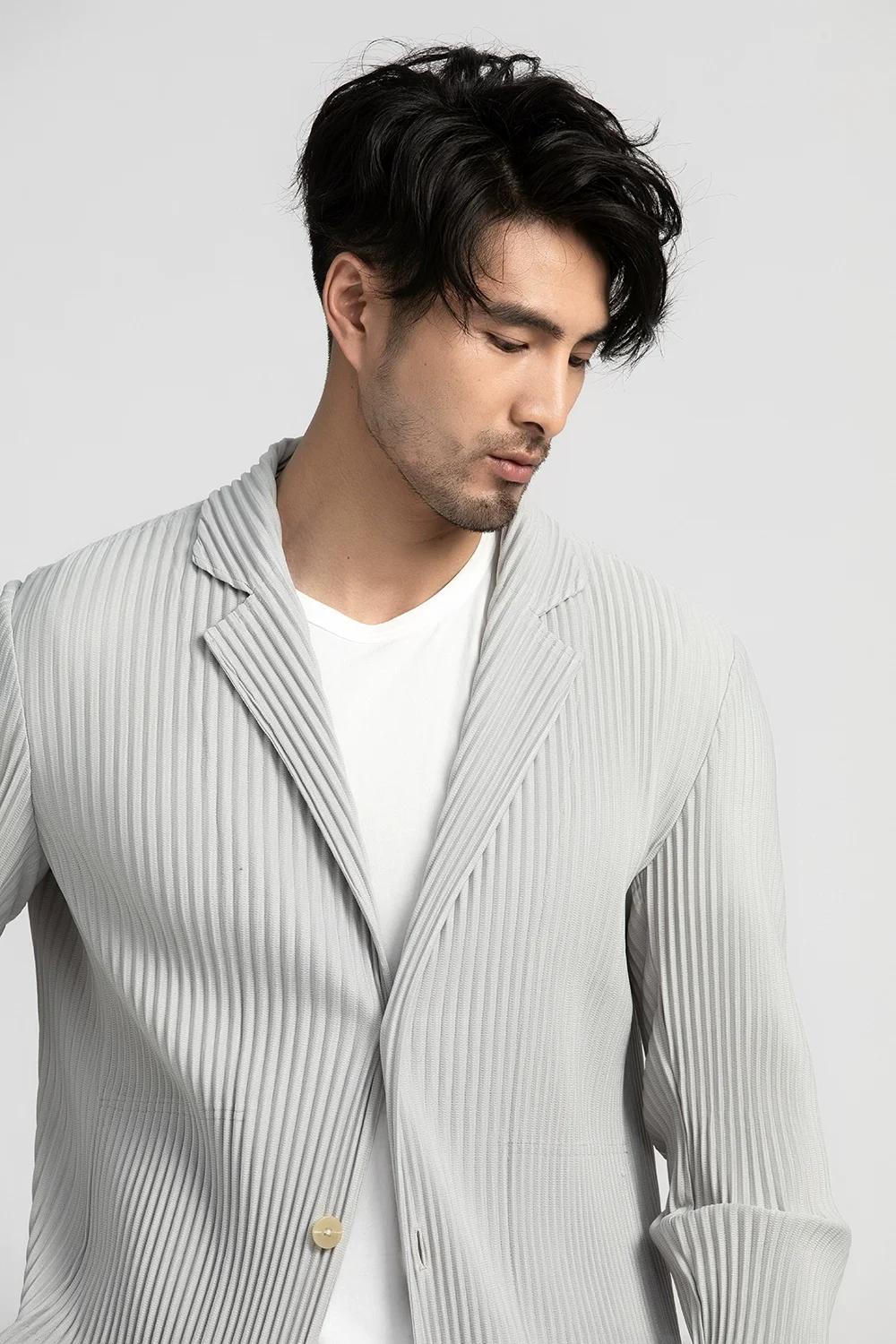 Blazer plissé Ata Yake pour hommes