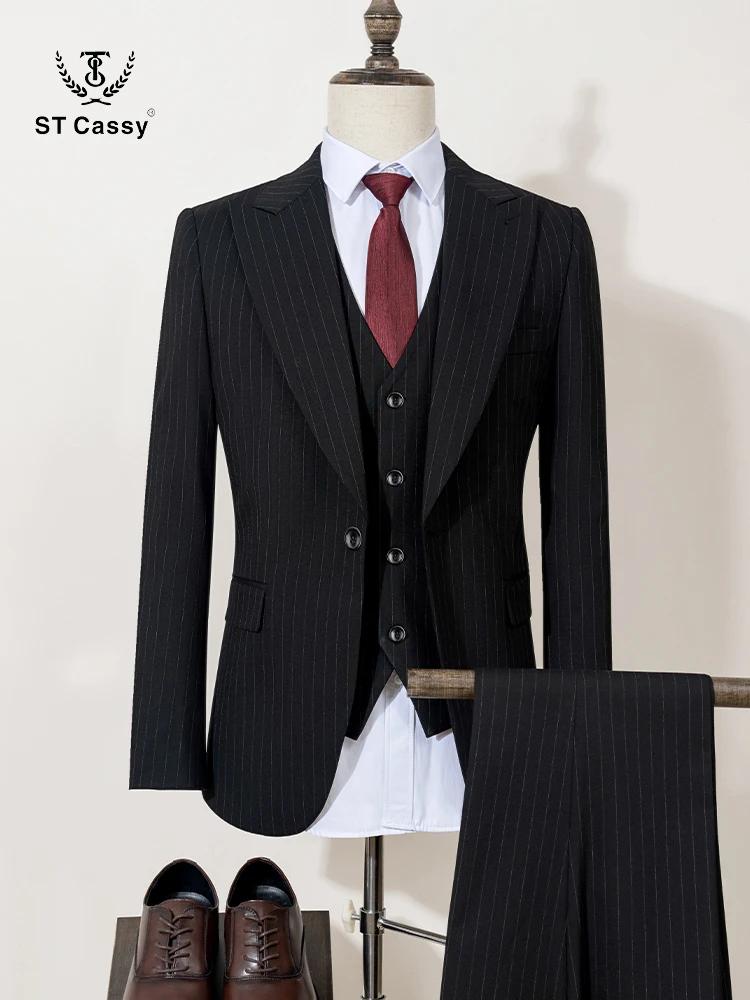 Ensemble 3 pièces (veste + gilet + pantalon) costume rayé noir coupe ajustée luxueux et élégant