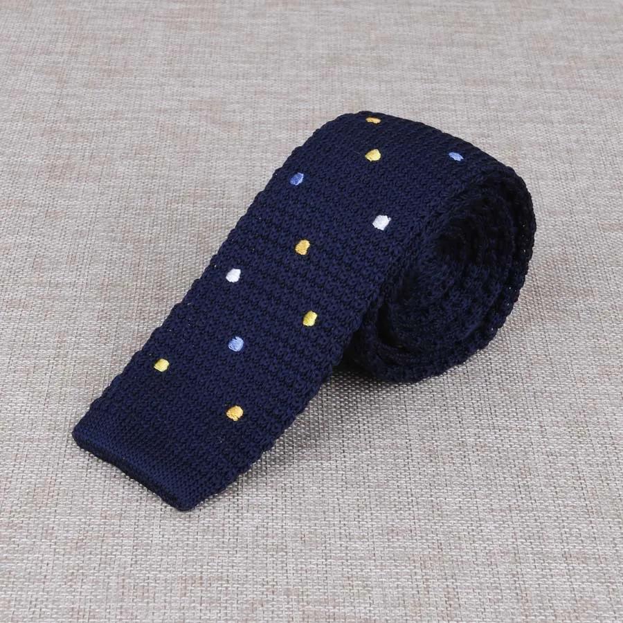 Costumes pour hommes cravate en tricot