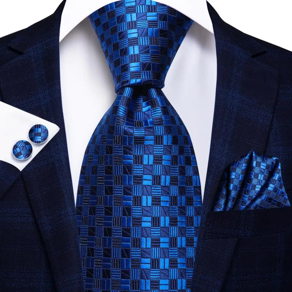 Ensemble cravate et pochette de costume bleu marine pour homme