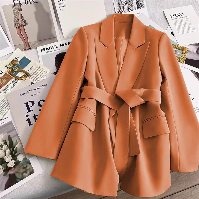 Veste de costume élégante vert émeraude avec ceinture